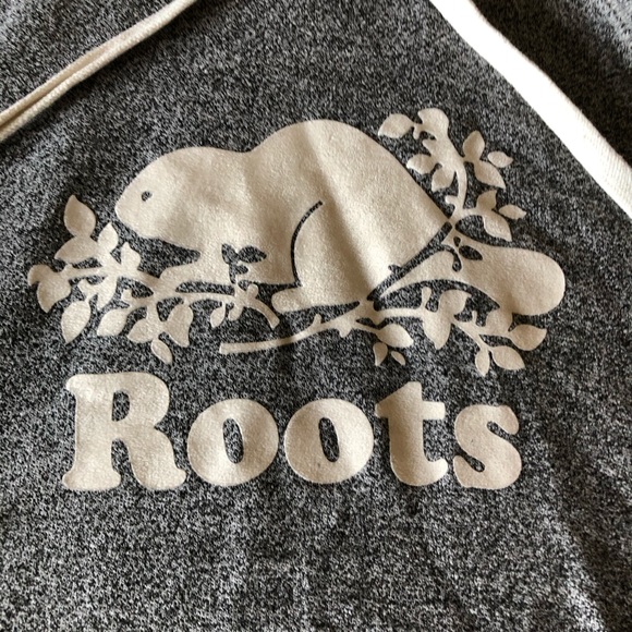 Roots sweatshirt. - Picture 1 of 5